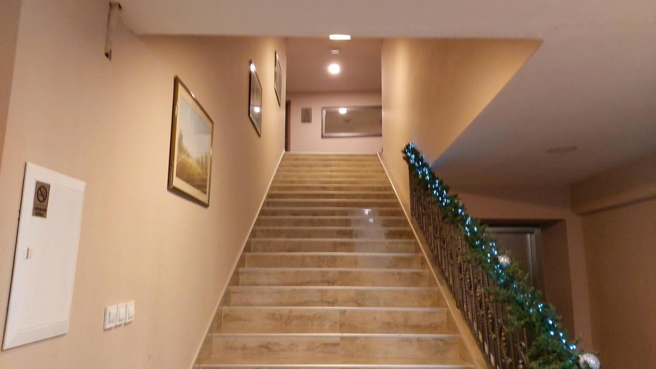 Hotel Admiral Vinkovci Esterno foto