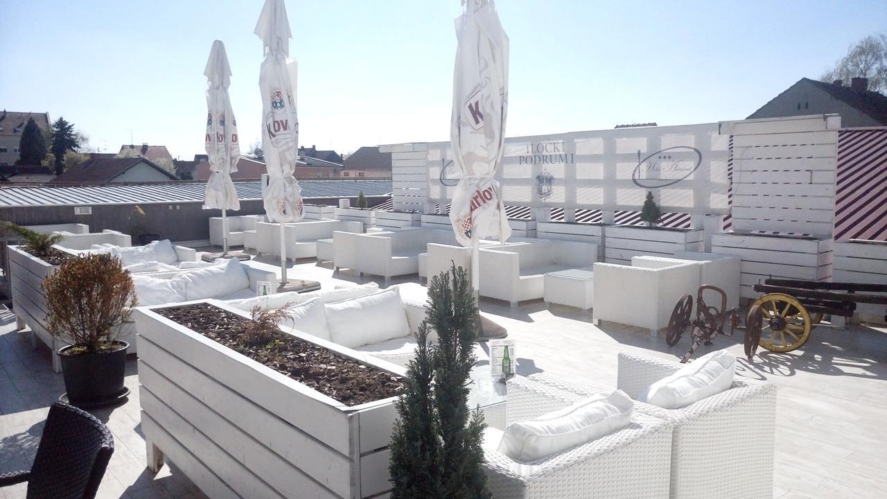 Hotel Admiral Vinkovci Esterno foto