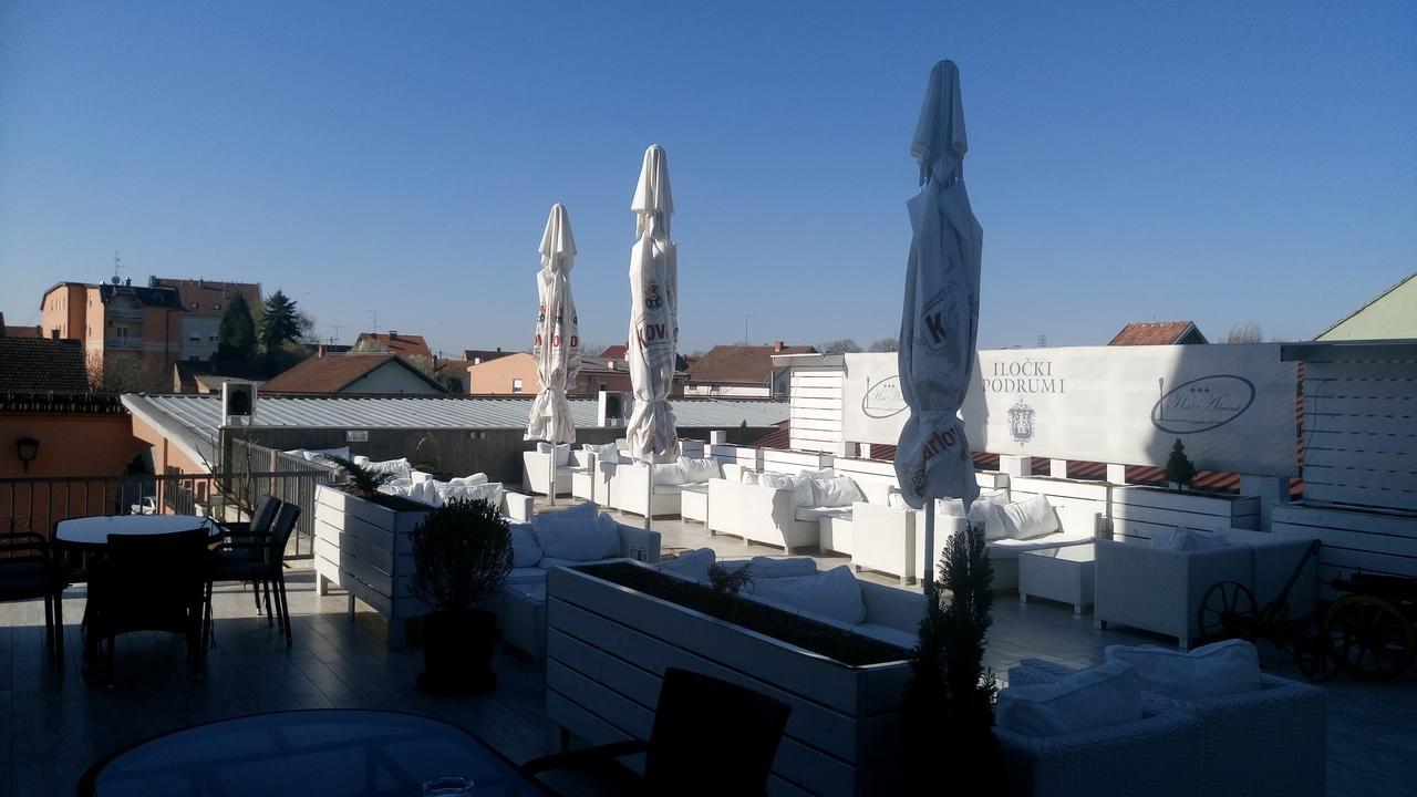 Hotel Admiral Vinkovci Esterno foto