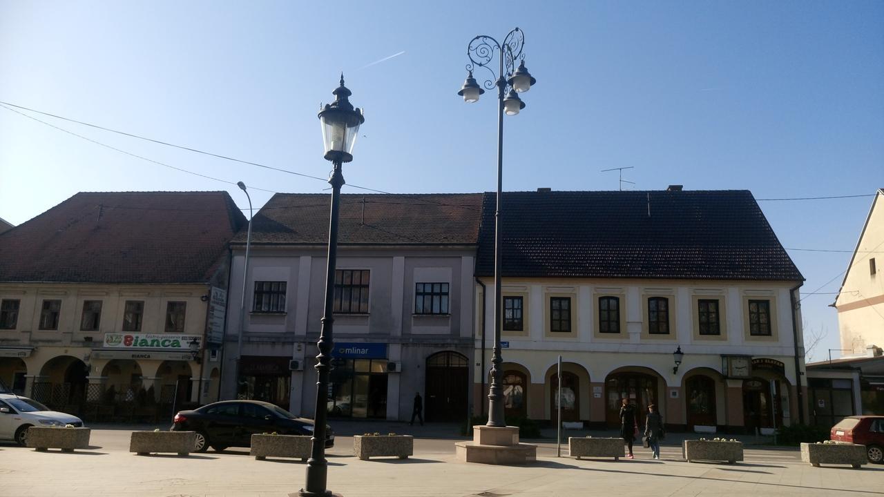 Hotel Admiral Vinkovci Esterno foto