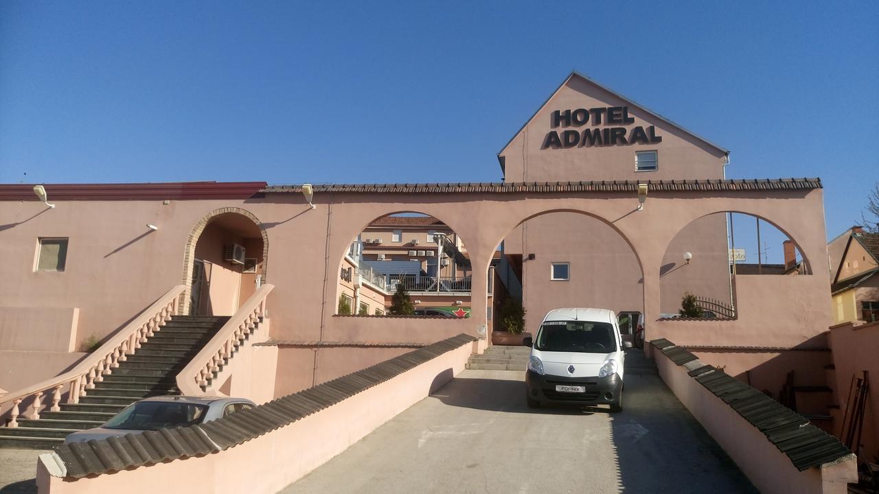 Hotel Admiral Vinkovci Esterno foto