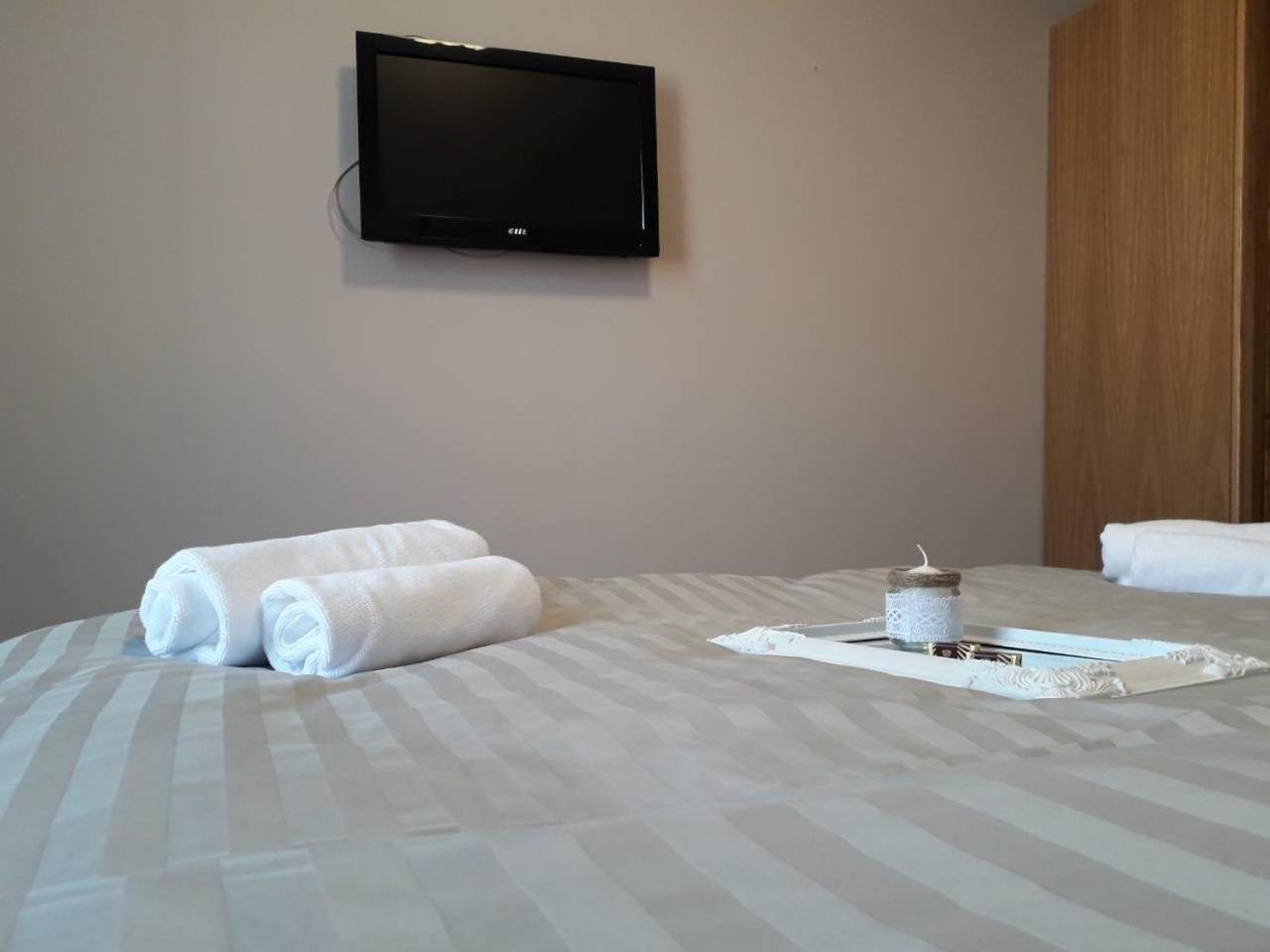 Hotel Admiral Vinkovci Esterno foto